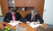 Contract_signing_1